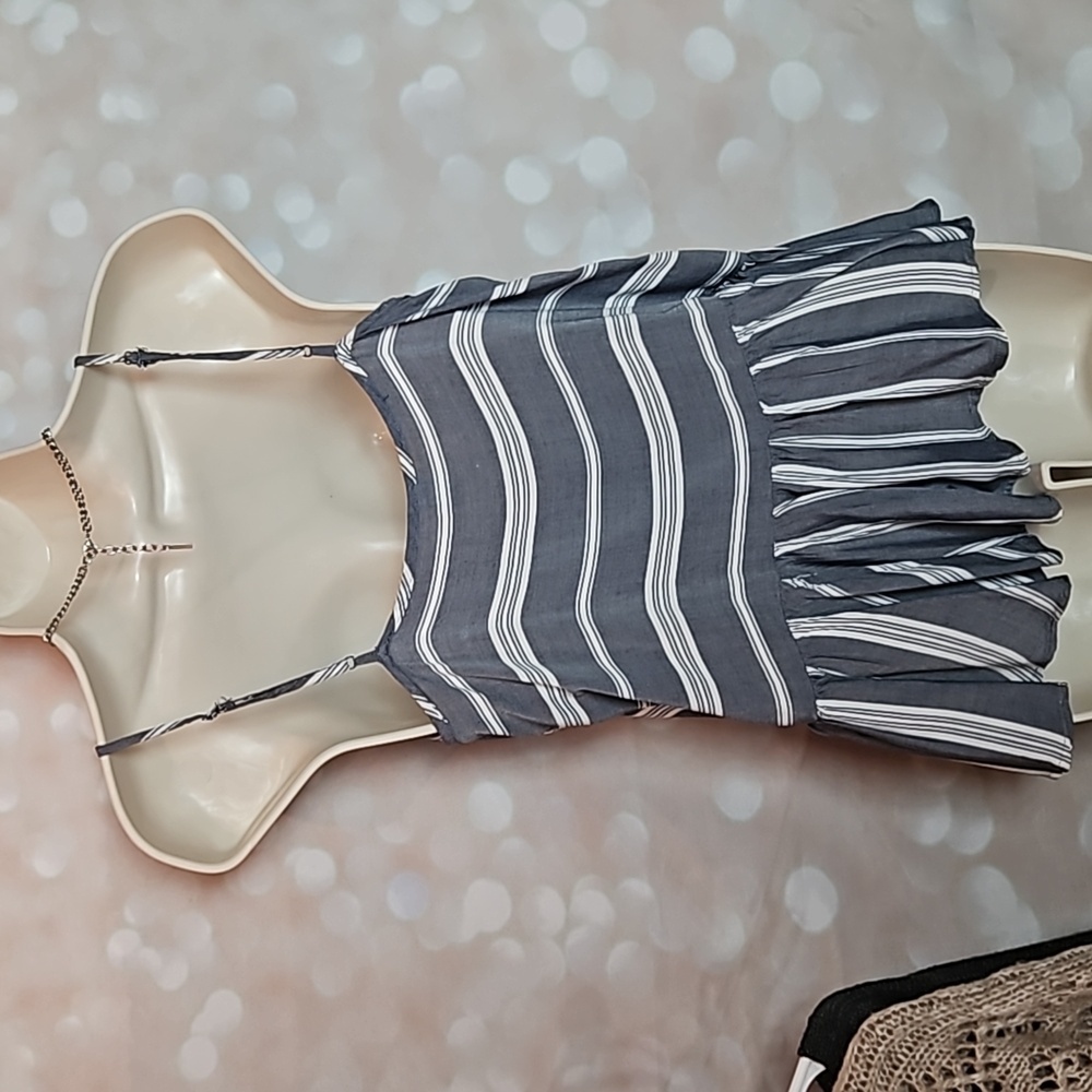 Old Navy| Gray Blue Ruffled Tank Blouse - Picture 3 of 8
